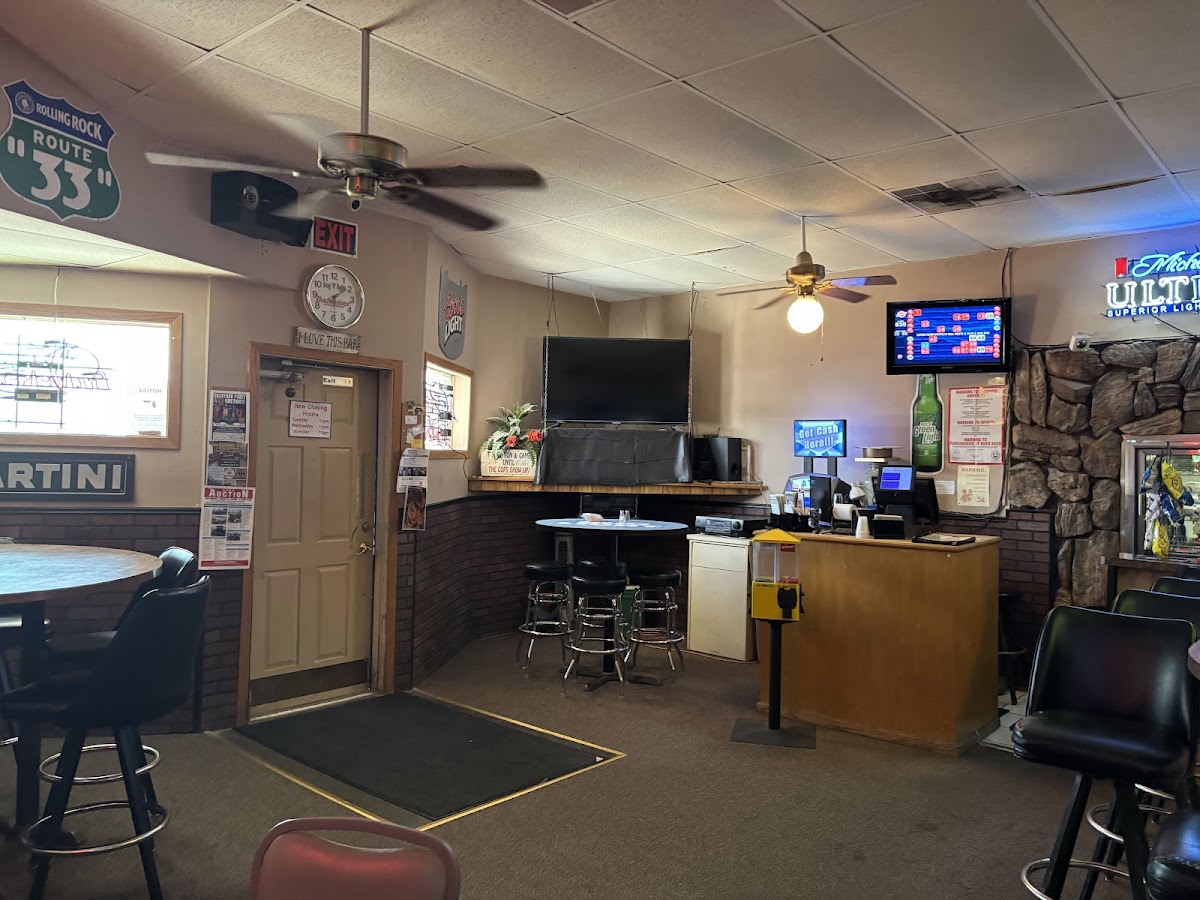 Brag N Rights Bar & Grill-1